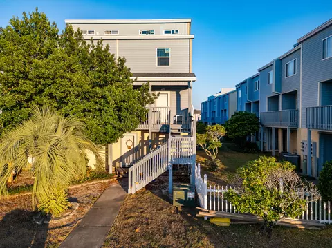 330 Bluefish Dr #208, Fort Walton Beach, FL 32548