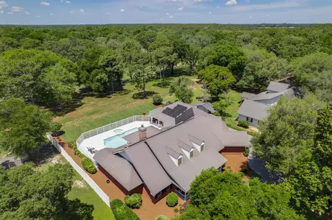 1129 Forest Rd, Niceville, FL 32578