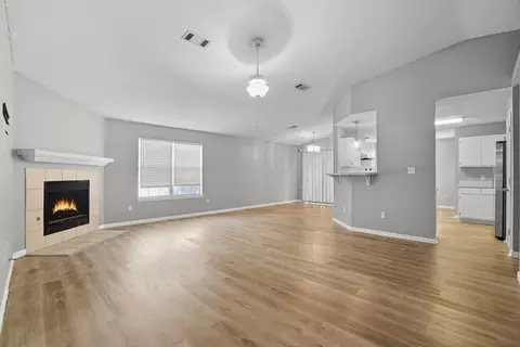 498 Rush Park Cir, Mary Esther, FL 32569