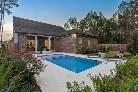 Exterior - 471 Shimmer Cir, Freeport, FL 32439 photo 3 of 4