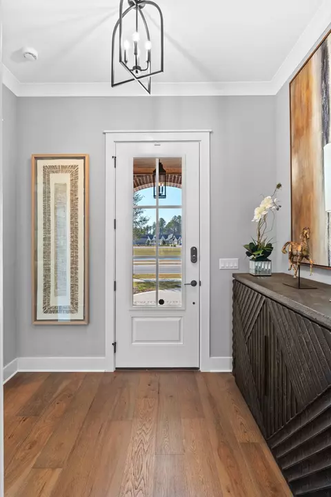 Entry Way - 471 Shimmer Cir, Freeport, FL 32439 photo 2 of 11