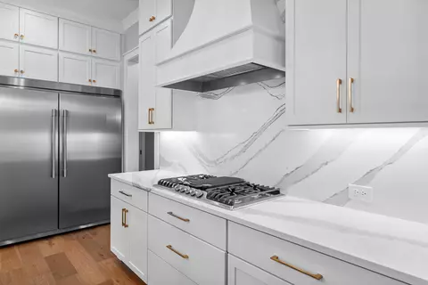 Kitchen - 471 Shimmer Cir, Freeport, FL 32439 photo 5 of 8
