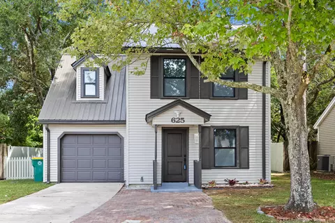 625 Lloyd St, Fort Walton Beach, FL 32547