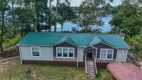 834 Paradise Island Dr, Defuniak Springs, FL 32433
