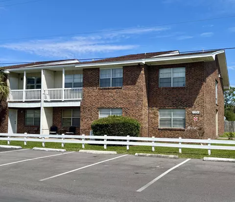 605 Colonial Dr #2, Fort Walton Beach, FL 32547