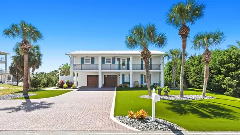 620 Lagoon Dr, Destin, FL 32541