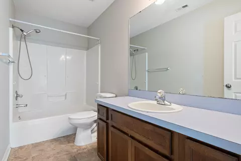 Bath - 429 Northview Ln, Crestview, FL 32536 photo 1 of 3