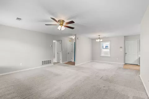 Living - 429 Northview Ln, Crestview, FL 32536 photo 2 of 3