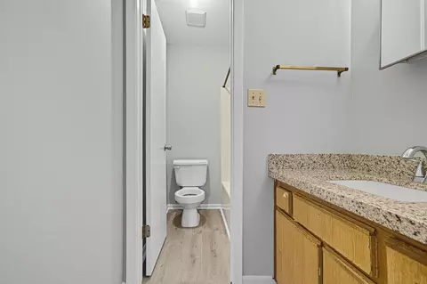 Bath - 102 Grimes Ave, Crestview, FL 32536 photo 3 of 3