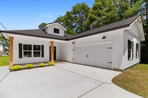 1999 N 95 A, Cantonment, FL 32533