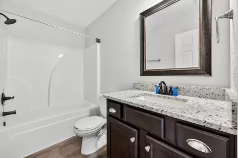 Bath - 1833 Gainer Ave, Baker, FL 32531 photo 4 of 6