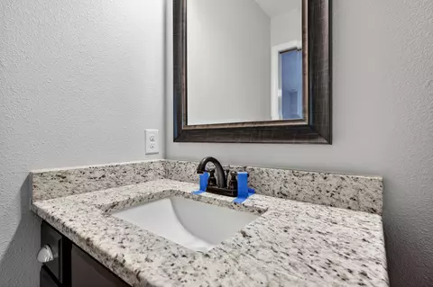 Bath - 1833 Gainer Ave, Baker, FL 32531 photo 3 of 6