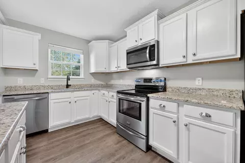 Kitchen - 1833 Gainer Ave, Baker, FL 32531 photo 5 of 5