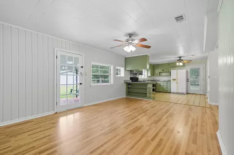 Living - 2128 3rd Ave, Crestview, FL 32539 photo 2 of 7