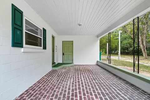 Exterior - 2128 3rd Ave, Crestview, FL 32539 photo 1 of 10