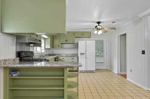 Kitchen - 2128 3rd Ave, Crestview, FL 32539 photo 1 of 6