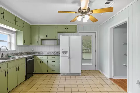 Kitchen - 2128 3rd Ave, Crestview, FL 32539 photo 3 of 6