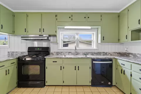 Kitchen - 2128 3rd Ave, Crestview, FL 32539 photo 4 of 6