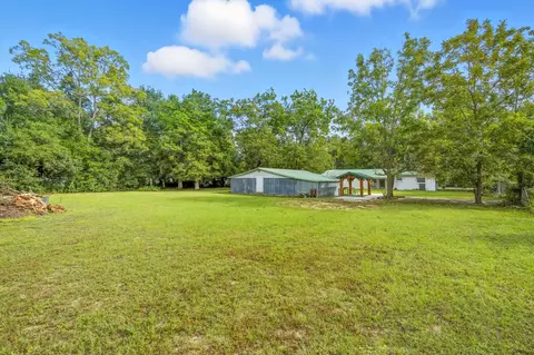 Exterior - 2128 3rd Ave, Crestview, FL 32539 photo 5 of 10