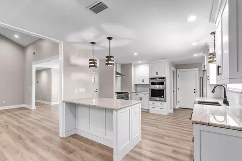 343 Oaklake Ln, Niceville, FL 32578
