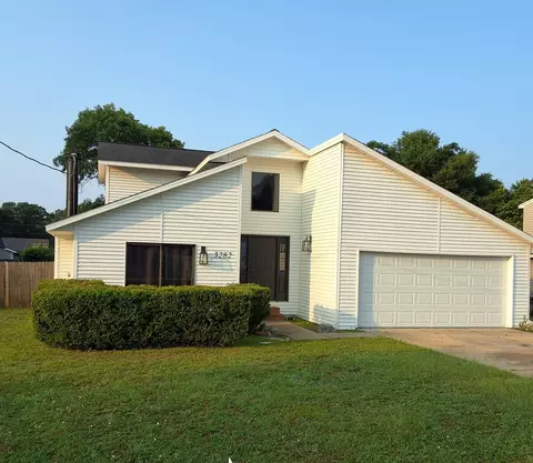 3282 Fairway Pl, Crestview, FL 32539