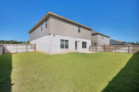 Exterior - 231 Baycliff Dr, Crestview, FL 32536 photo 2 of 4