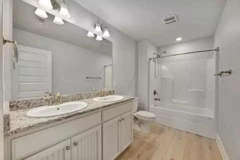 Bath - 231 Baycliff Dr, Crestview, FL 32536 photo 7 of 7