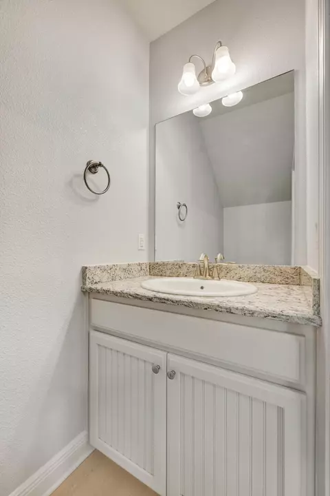 Bath - 231 Baycliff Dr, Crestview, FL 32536 photo 1 of 7