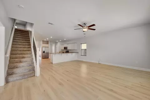 Living - 231 Baycliff Dr, Crestview, FL 32536 photo 1 of 4