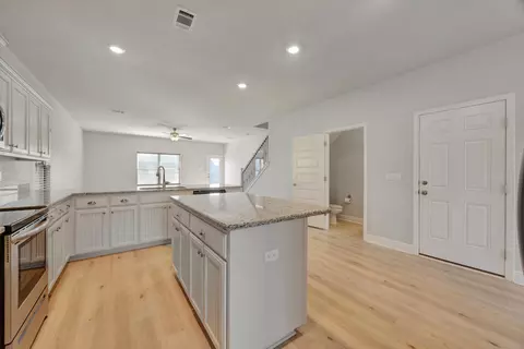 Entry Way - 231 Baycliff Dr, Crestview, FL 32536 photo 5 of 8