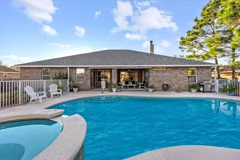 1896 Sundown Dr, Navarre, FL 32566
