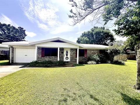 307 NW Sikes Cir, Fort Walton Beach, FL 32548