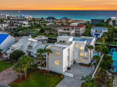 612 Magnolia Dr, Destin, FL 32541