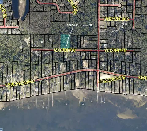 5374 Spruce St, Gulf Breeze, FL 32563