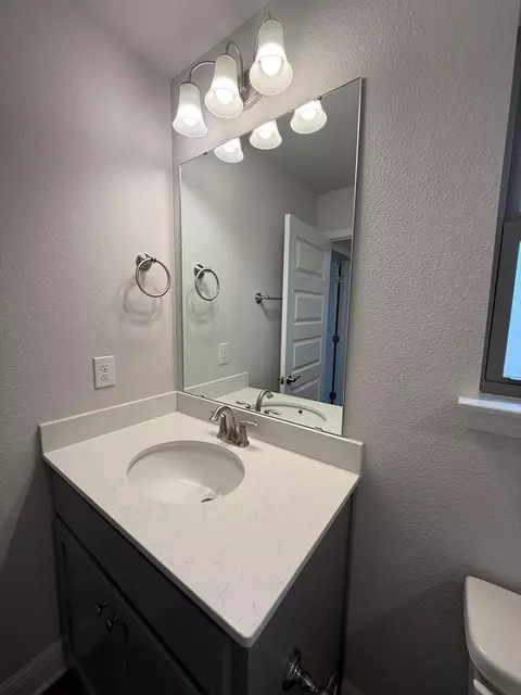 Bath - 199 Ridgeway Cir, Crestview, FL 32536 photo 5 of 6