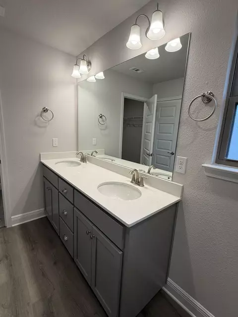 Bath - 199 Ridgeway Cir, Crestview, FL 32536 photo 3 of 6