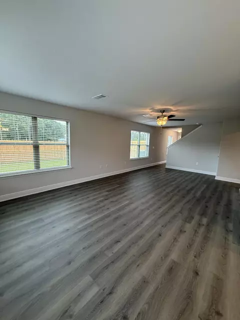 Living - 199 Ridgeway Cir, Crestview, FL 32536 photo 2 of 2