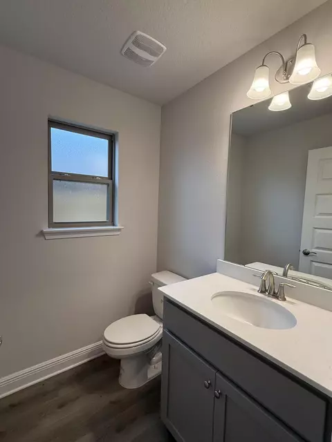 Bath - 199 Ridgeway Cir, Crestview, FL 32536 photo 1 of 6