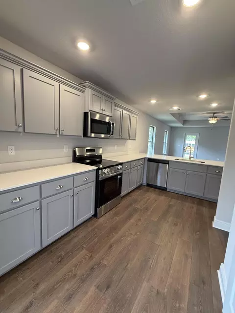 Kitchen - 192 Ridgeway Cir, Crestview, FL 32536 photo 1 of 1