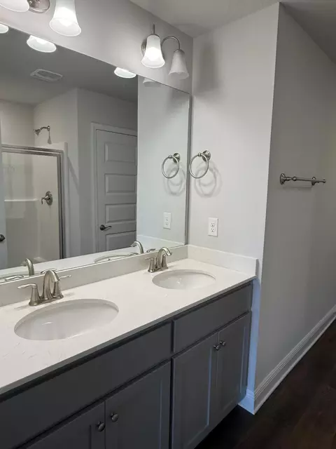 Bath - 192 Ridgeway Cir, Crestview, FL 32536 photo 2 of 3