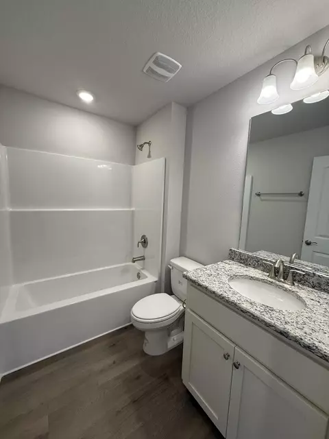 Bath - 194 Ridgeway Cir, Crestview, FL 32536 photo 1 of 4