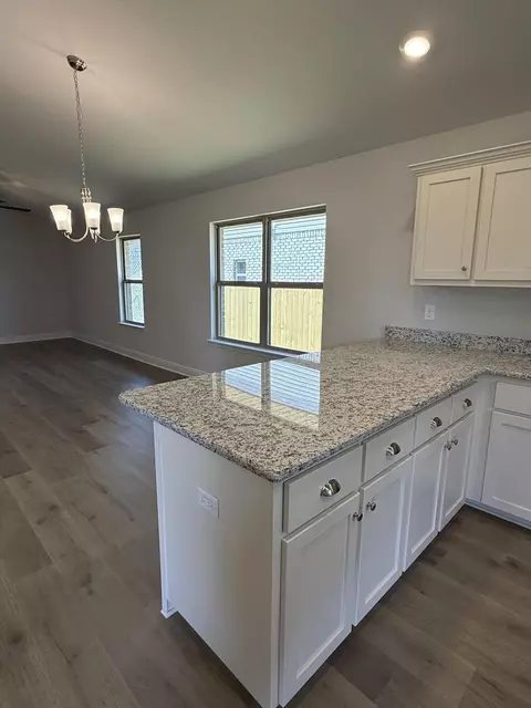 Kitchen - 194 Ridgeway Cir, Crestview, FL 32536 photo 2 of 3