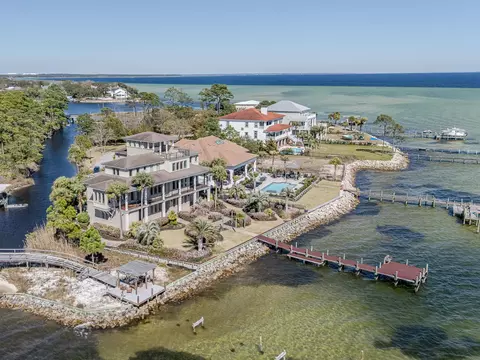 753 Boulevard Of The Champions, Shalimar, FL 32579