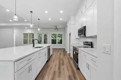 7179 Freedom Ct, Navarre, FL 32566