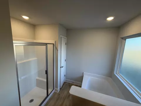 Bath - 6131 Buckshot Dr, Crestview, FL 32539 photo 1 of 2