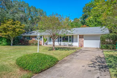 121 Priscilla Dr, Fort Walton Beach, FL 32547