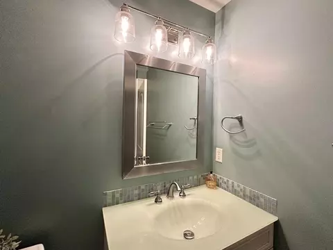Bath - 786 Symphony Way, Freeport, FL 32439 photo 8 of 9