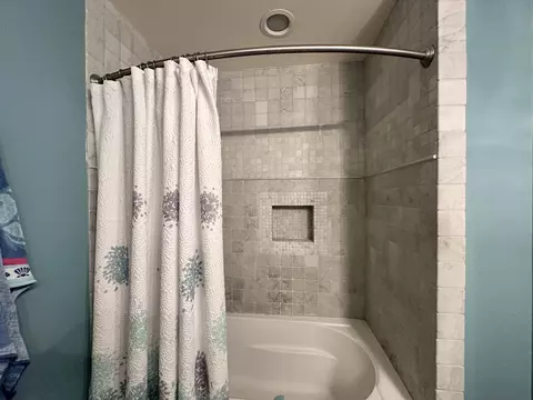 Bath - 786 Symphony Way, Freeport, FL 32439 photo 7 of 9