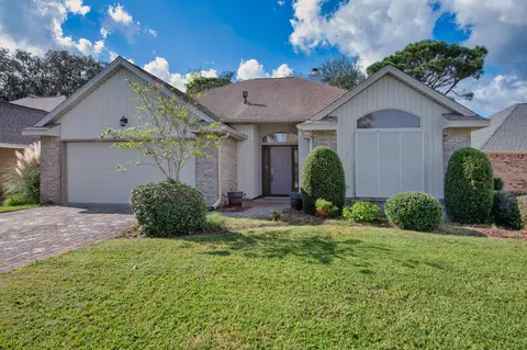 924 Shalimar Point Dr, Shalimar, FL 32579