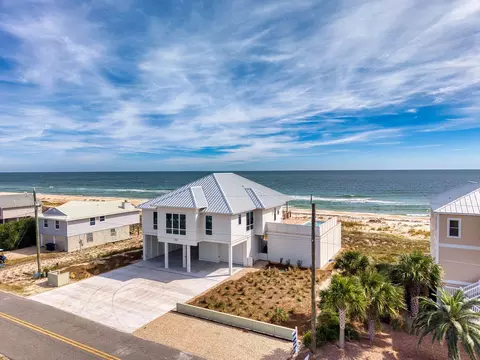 424 E Gorrie Dr, Saint George Island, FL 32328
